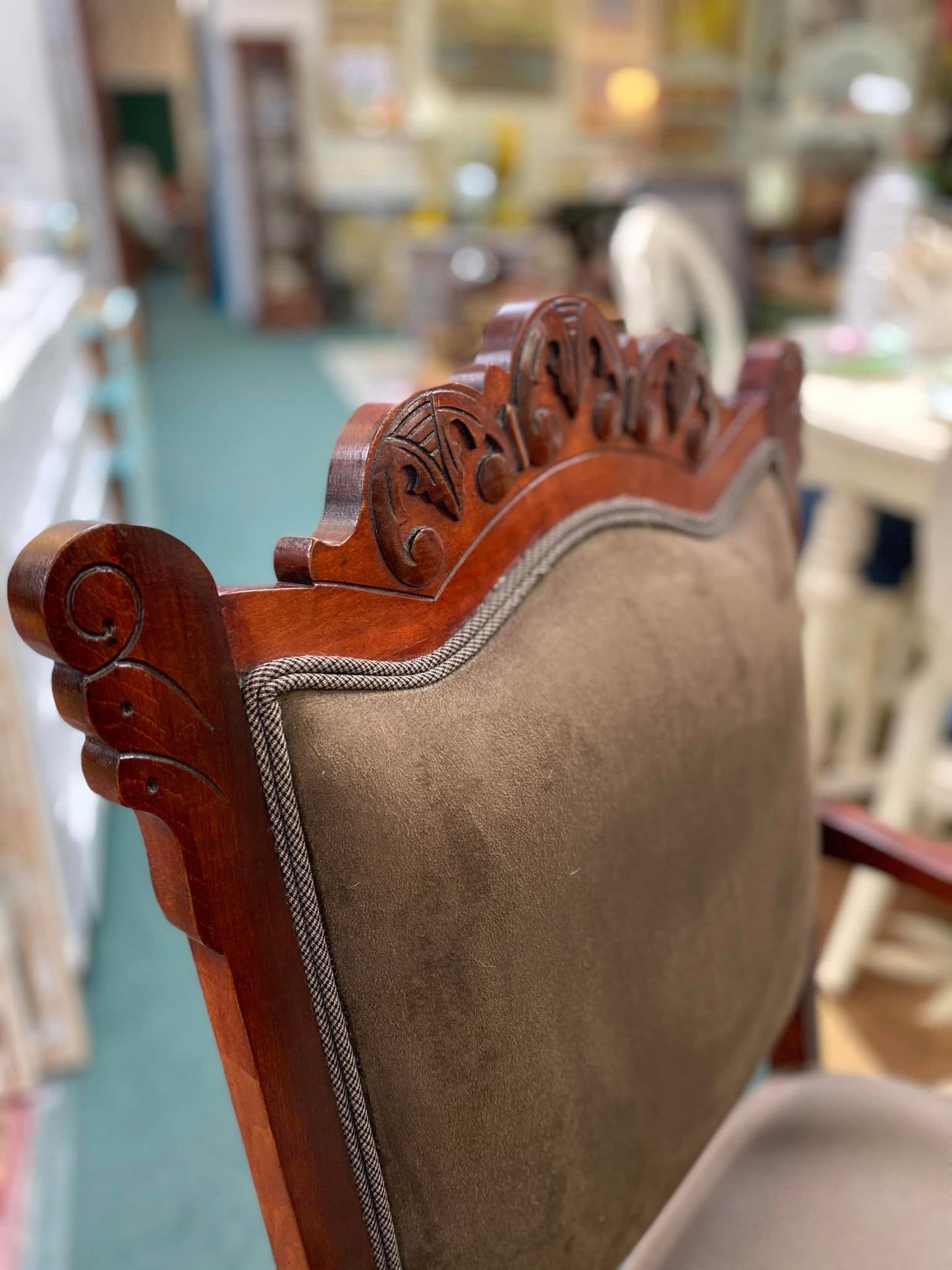 Mahogany Custom French Provintial/Victorian Ladies Chair w/ Carved Wood on Casters