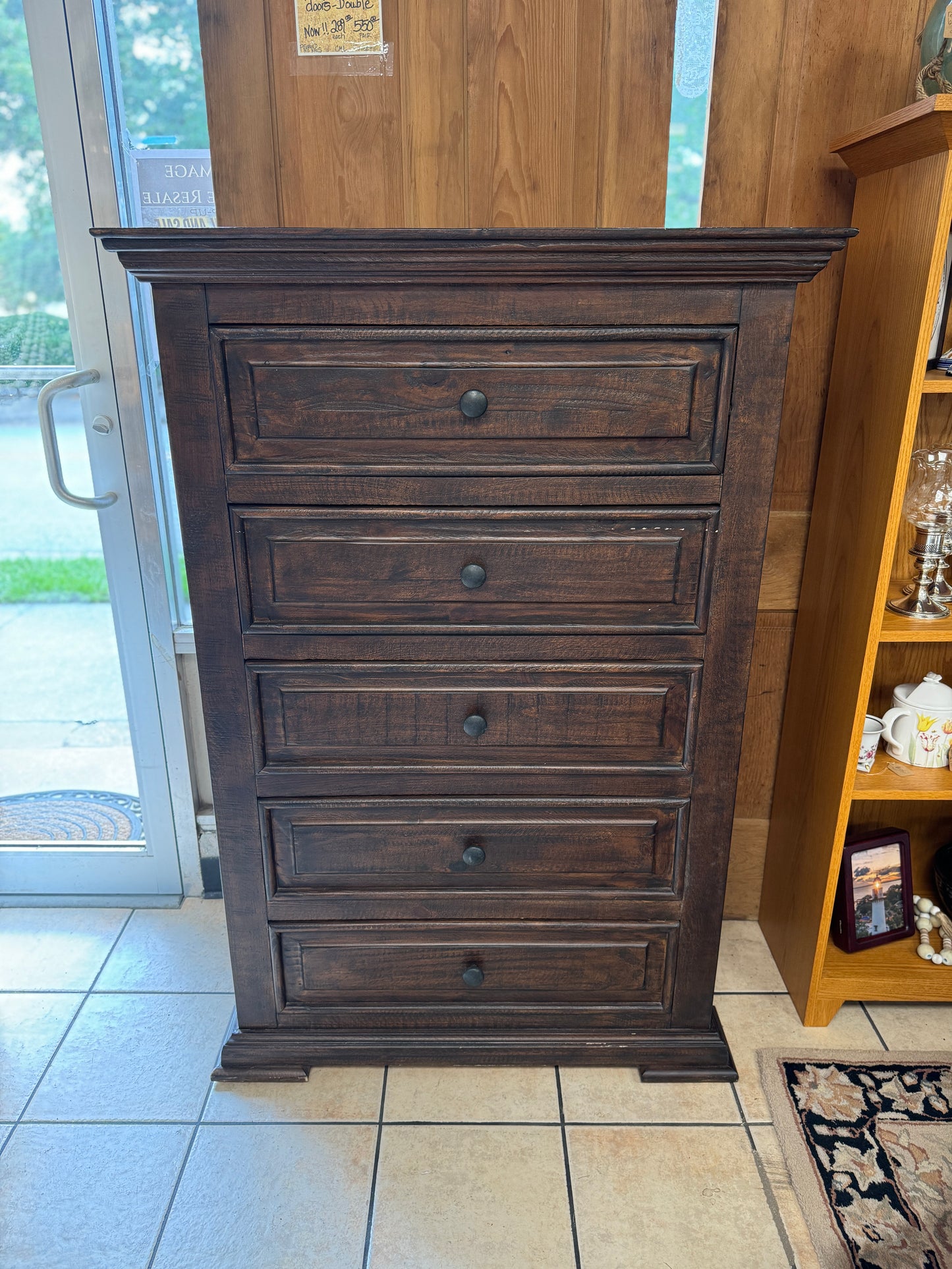 Dresser-5 Drawer Beauty Like New