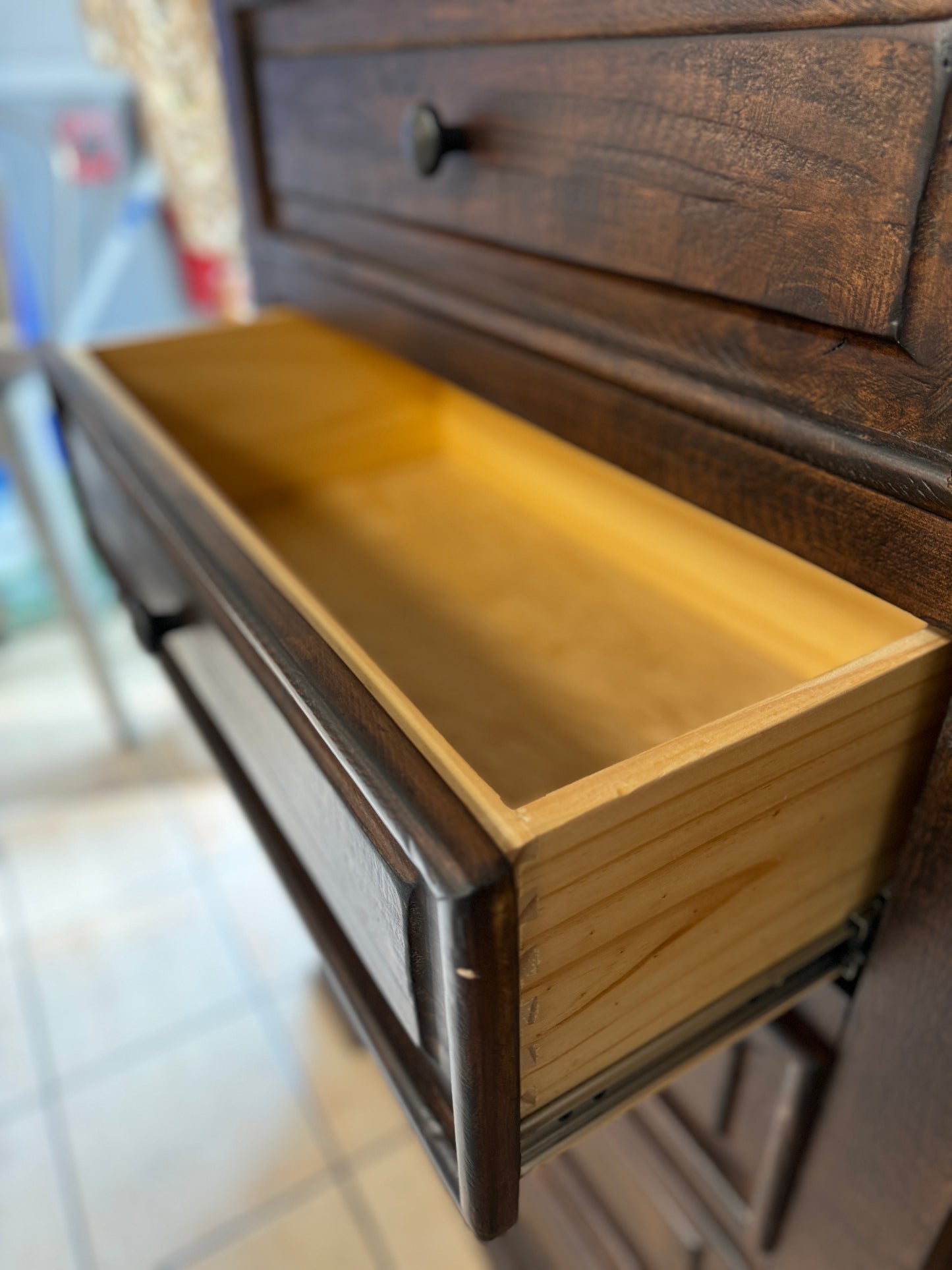 Dresser-5 Drawer Beauty Like New