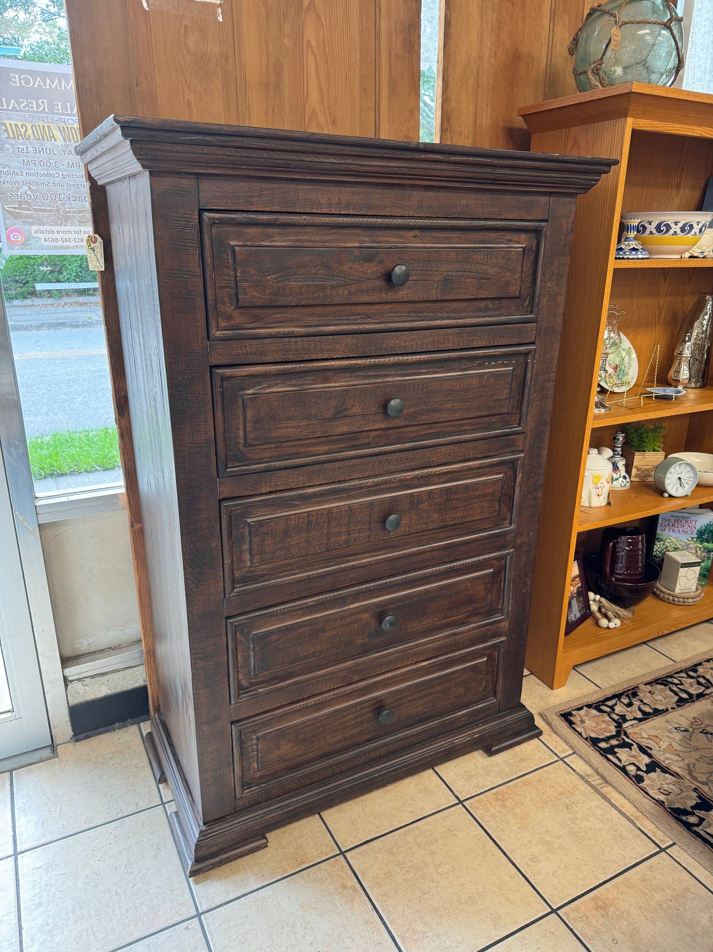 Dresser-5 Drawer Beauty Like New